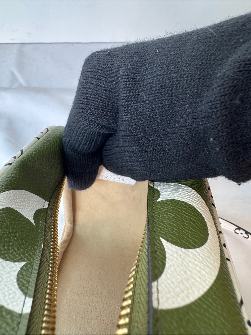 Louis Vuitton Olive Green and White Clear Crossbody Beach Pouch with Monogram - Picture 10 of 10